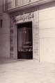 1958, l'orologiaio Moschella e il suo negozio _2